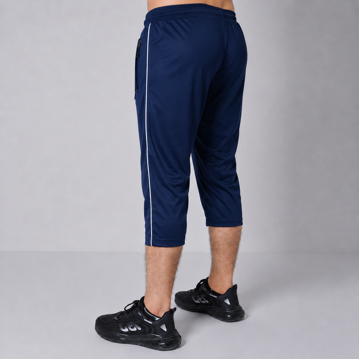 Active Motion Navy 3 Quarter Short