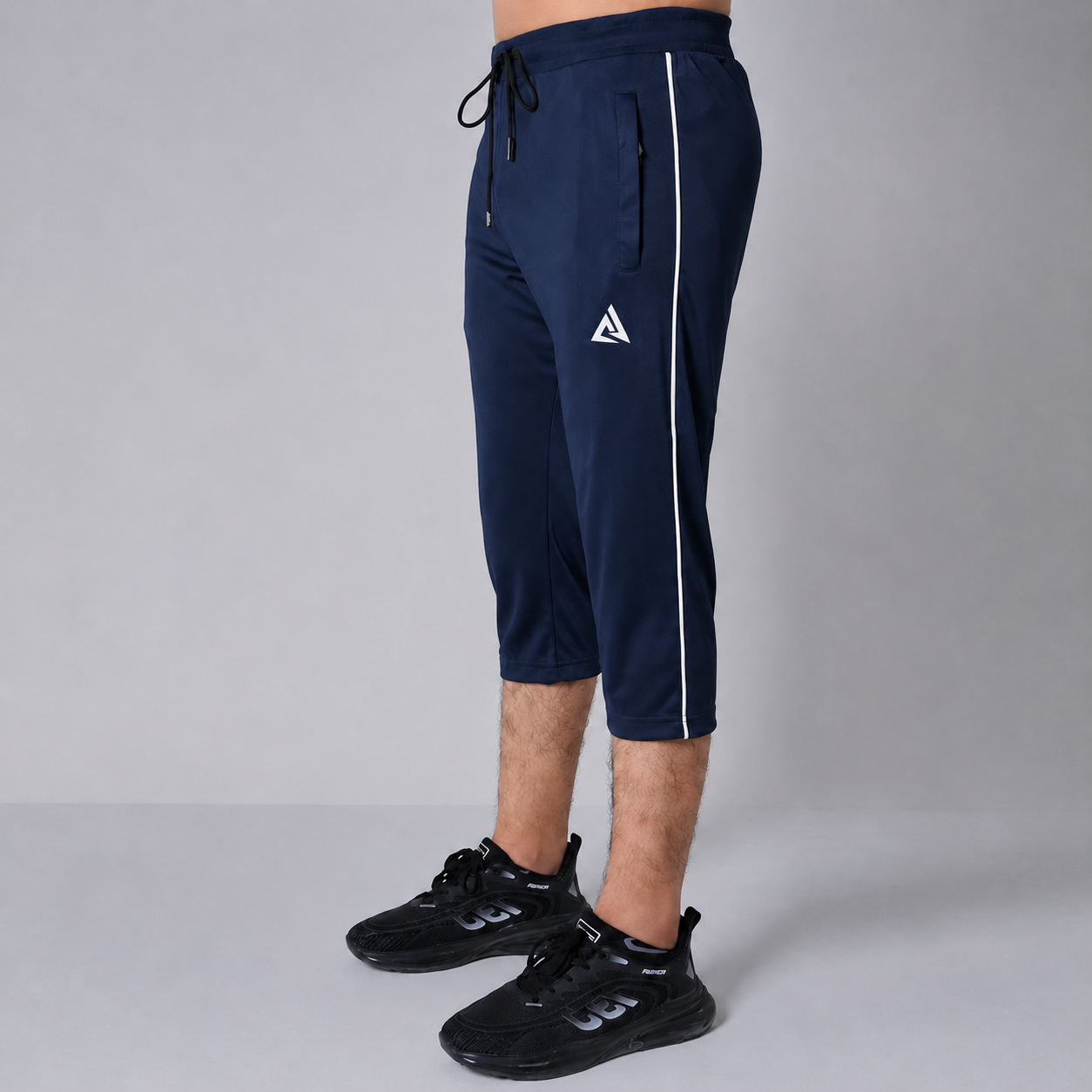 Active Motion Navy 3 Quarter Short