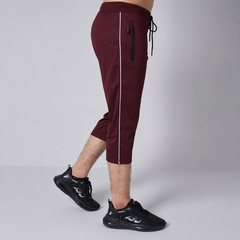 Comfort Fit Maroon 3 Quarter Short