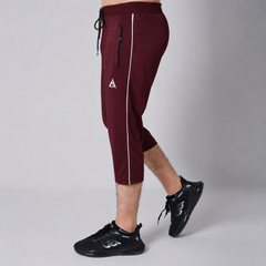 Comfort Fit Maroon 3 Quarter Short